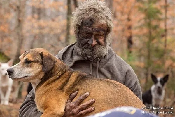 Un vieil homme et son chien